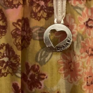 Robin K size M short sleeve shirt